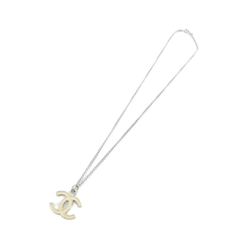CHANEL Authentic White Necklace - Picture 2 of 6